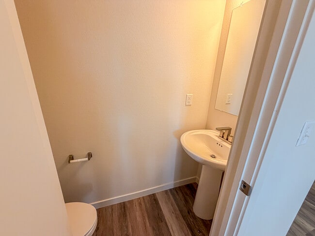 Building Photo - 1601 Elsie Jean Trl