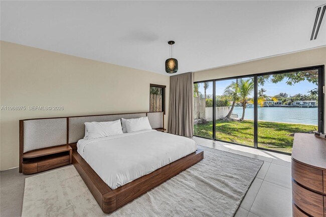 Building Photo - 1170 S Biscayne Point Rd