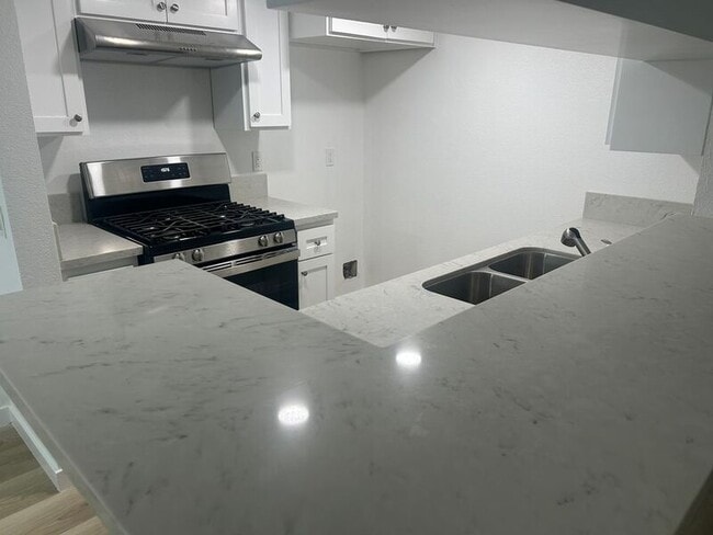 Building Photo - 8603 Fenwick St