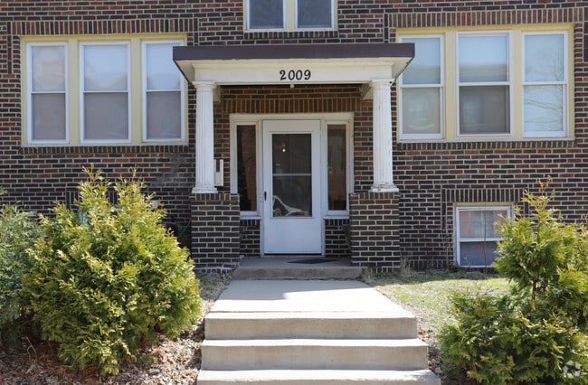 Building Photo - Tulus Place