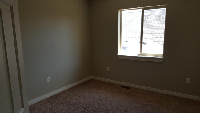 Building Photo - 146 Kimball Ave