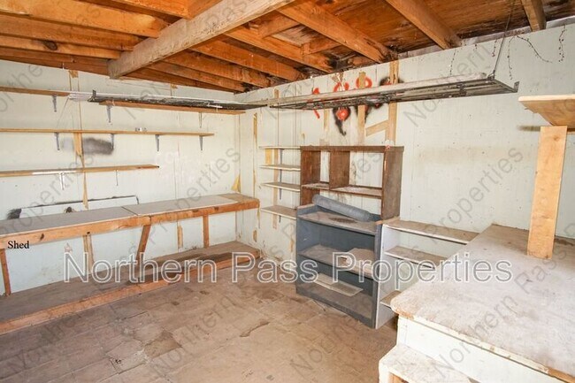 Building Photo - 10109 Milan St