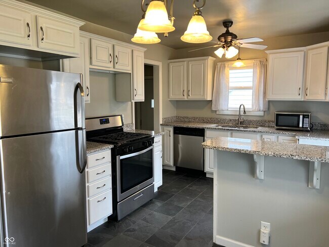 Building Photo - 1328 Wallace Ave