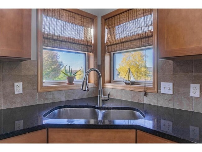 Building Photo - 1216 S Windmill Creek