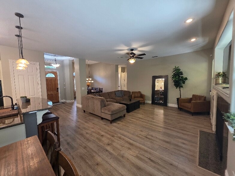 Building Photo - 1332 Parsons Ct