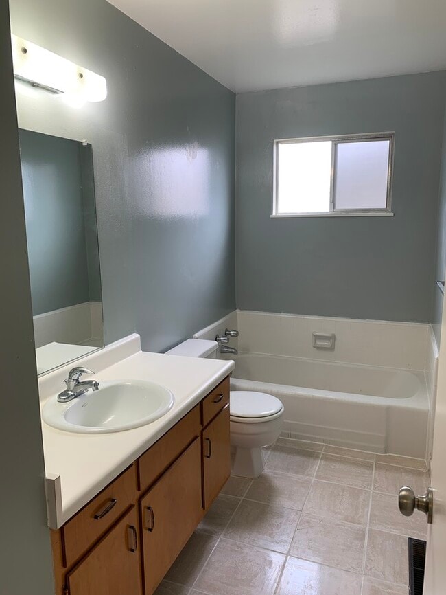 Building Photo - Charming home for Rent!