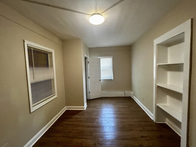 Building Photo - 2833 28th St SE