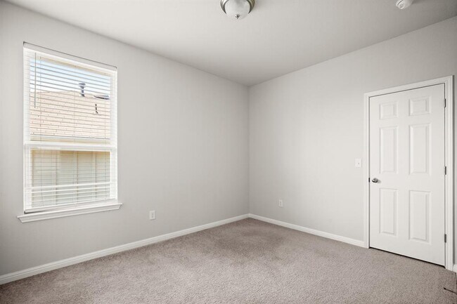 Building Photo - 11107 Sentinel Dr