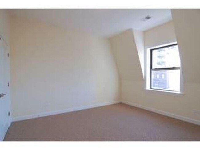 Building Photo - 2 bedroom in Chicago IL 60640