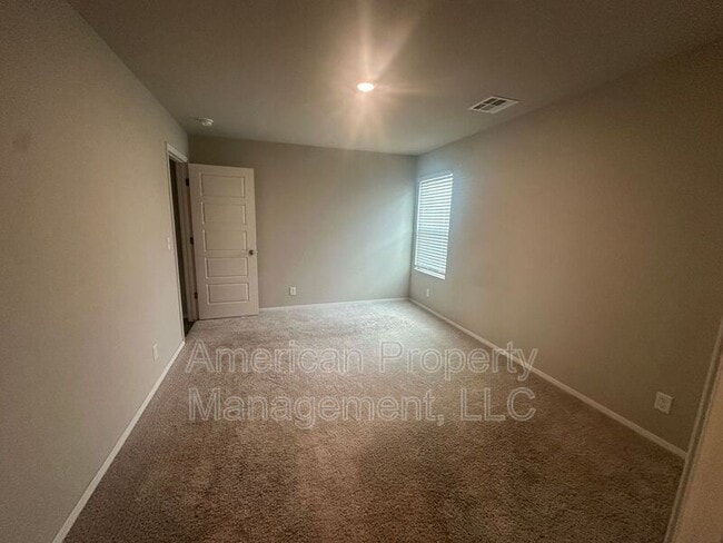 Building Photo - 1107 W Abilene Rd