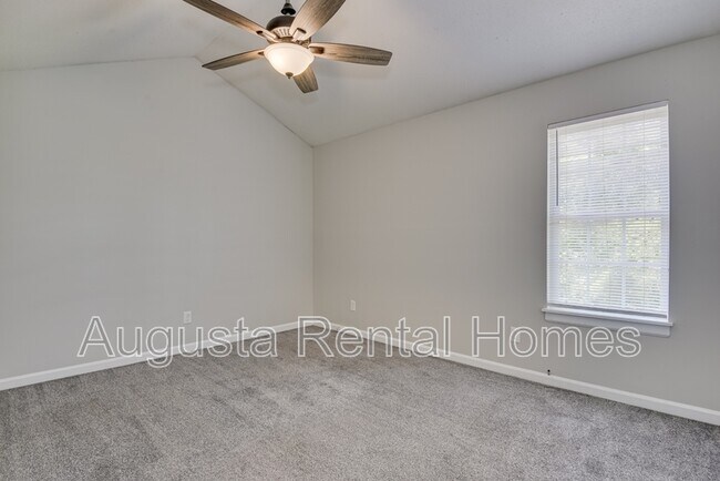 Building Photo - 158 Chalet North CT