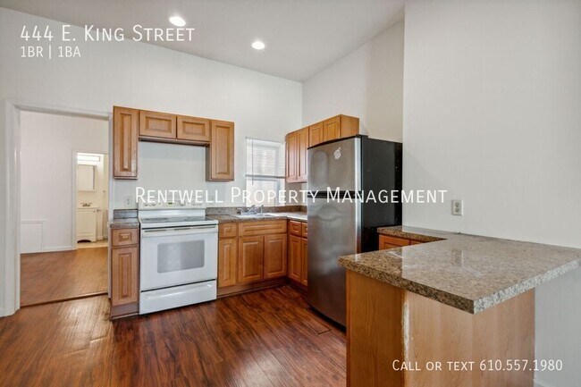 Building Photo - 444 King St