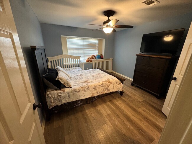 Building Photo - 21802 Rotherham Dr