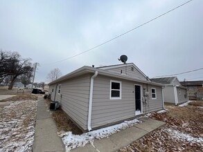 Building Photo - 216-218 W Home St