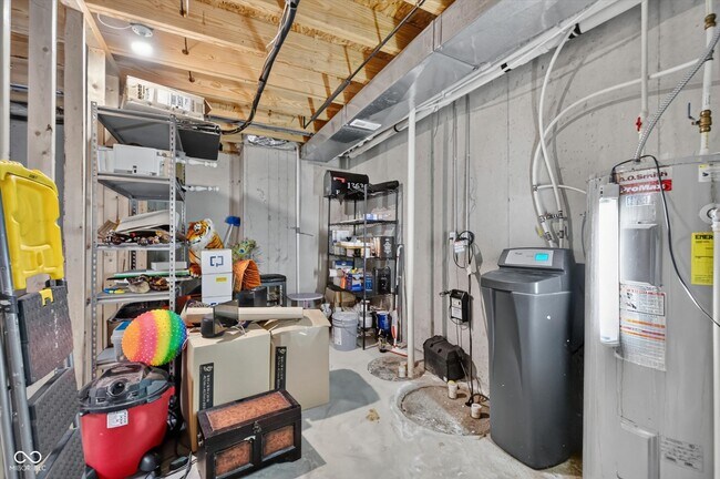 Building Photo - 13636 Falcon Way