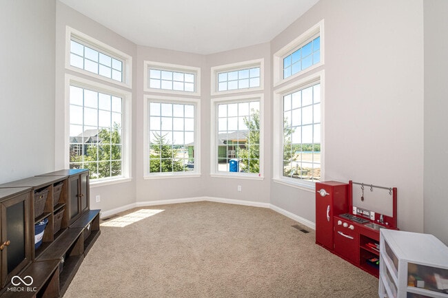 Building Photo - 10599 Geist View Dr