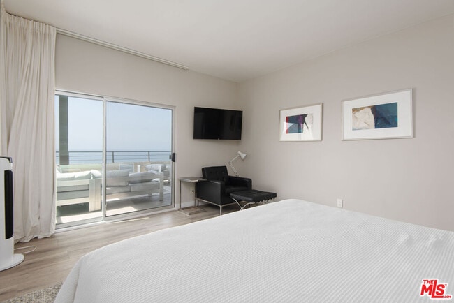 Building Photo - 18063 W Coastline Dr