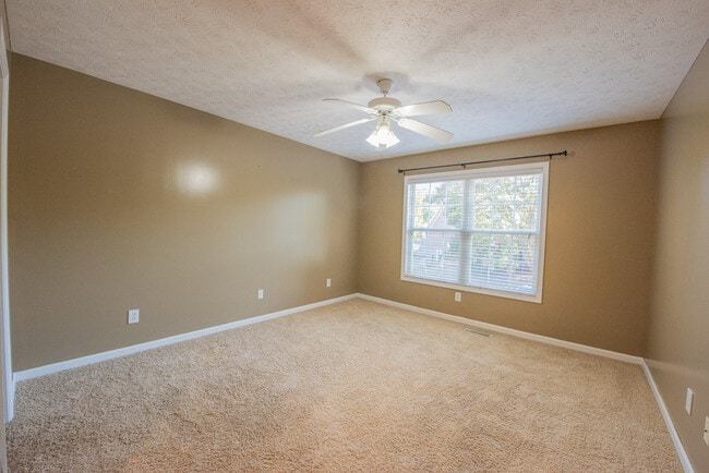 Building Photo - 2428 E University Dr