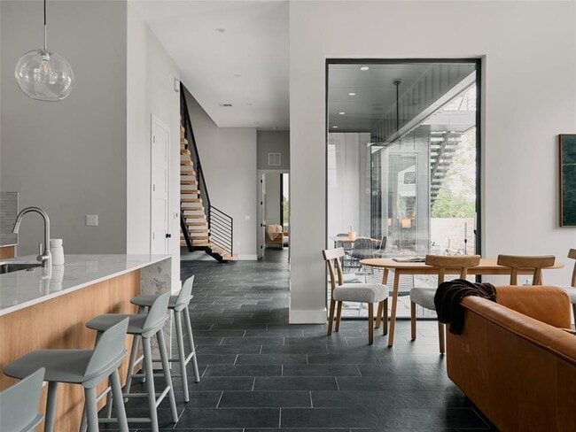 Building Photo - 412 Kemp St