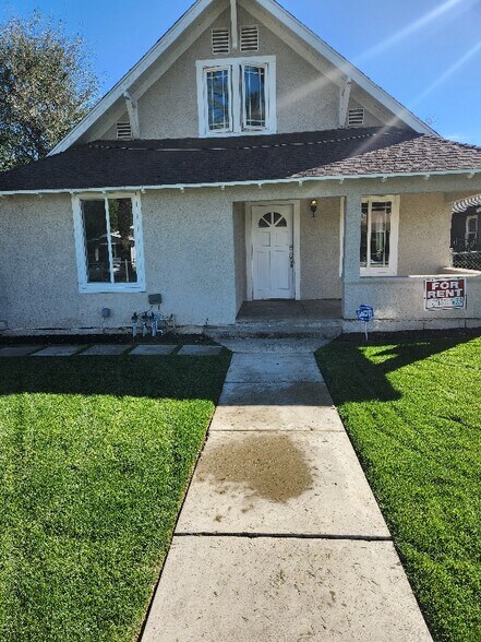 Building Photo - 2730 Lime St