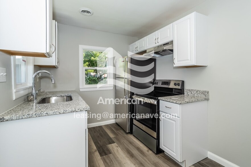 Building Photo - 16550 Ziegler St