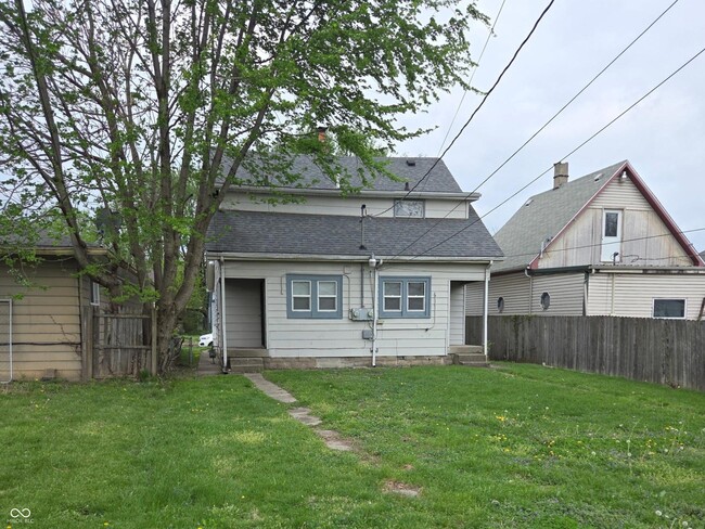 Building Photo - 1339 W Lee St