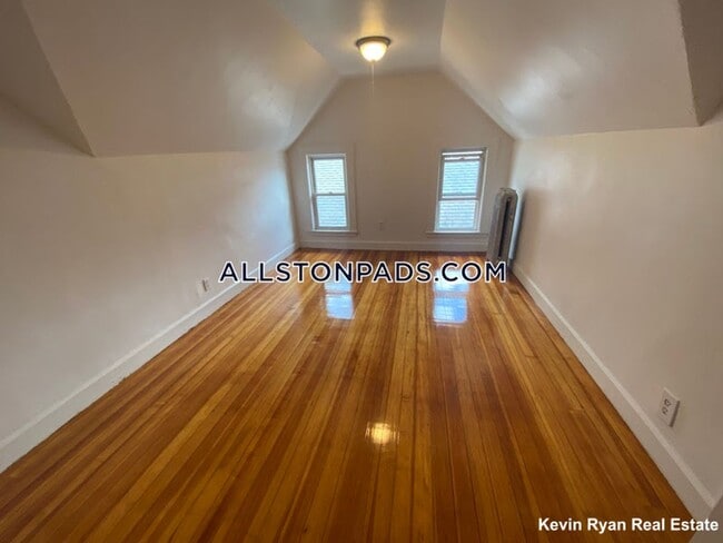 Building Photo - 5 Boulevard Terrace