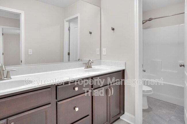 Building Photo - 5470 Noble View Dr