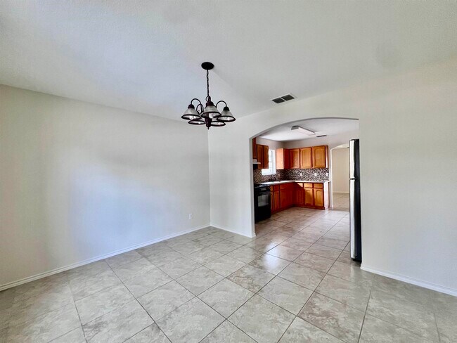 Building Photo - 3619 Aguanieve Dr