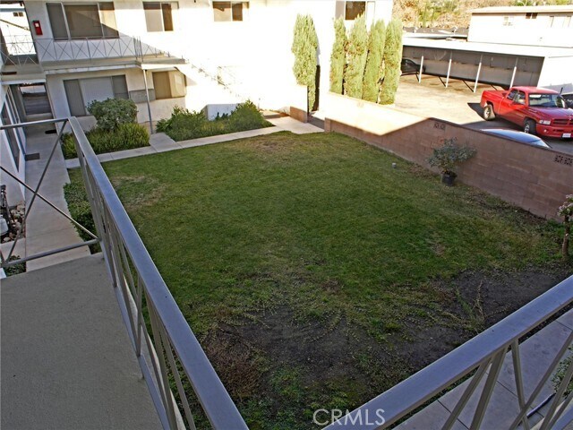 Building Photo - 404 S 5th Ave