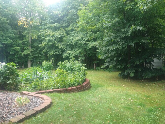 Building Photo - 4978 Maribe Dr