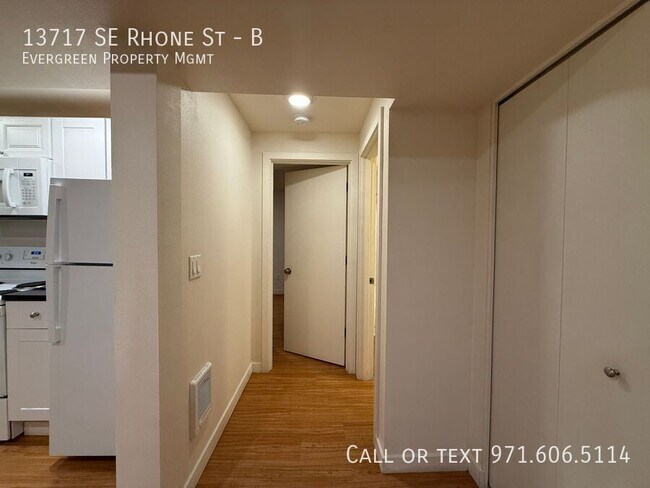 Building Photo - 13717 SE Rhone St