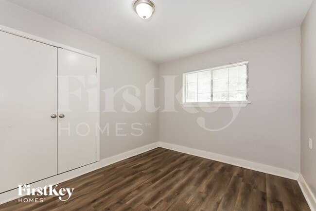 Building Photo - 5932 Lalagray Ln