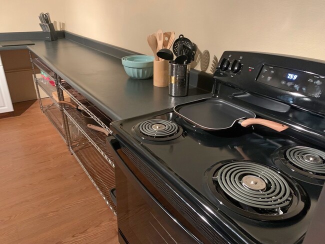 Building Photo - Beautiful Oceanfront 1 Bedroom Unit on Kaloli Point