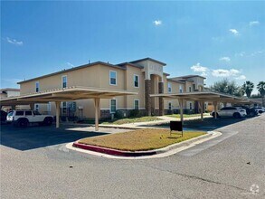 Building Photo - 901 E Redbud Ave