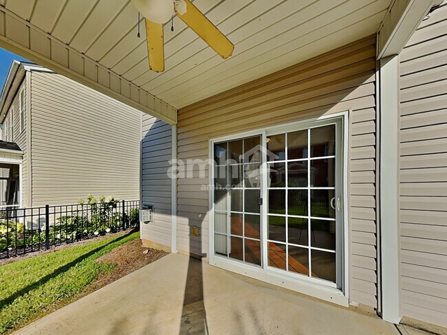 Building Photo - 113 Pin Oak Court