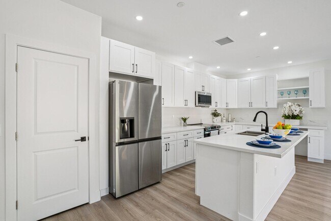 Building Photo - 64382 Spyglass Ave