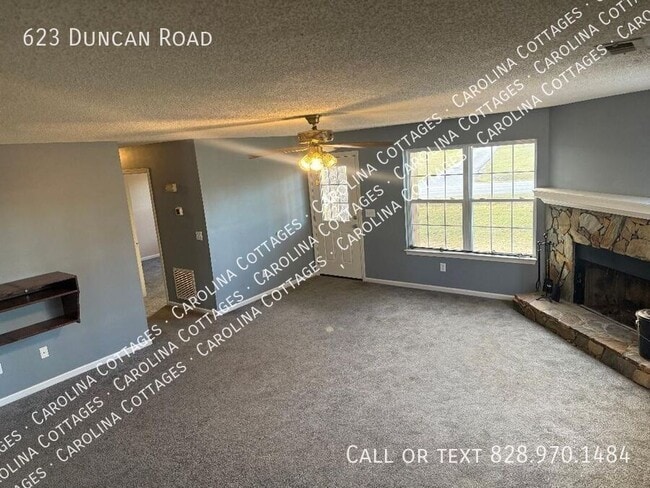 Building Photo - 623 Duncan Rd