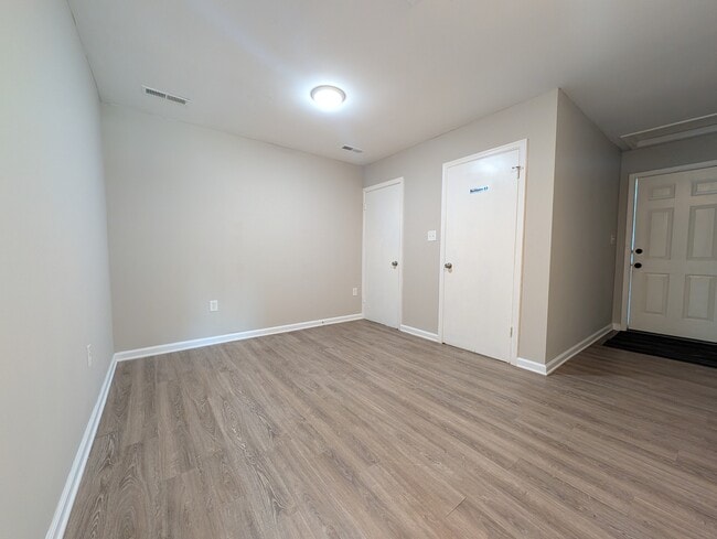 Building Photo - 610 S Market St
