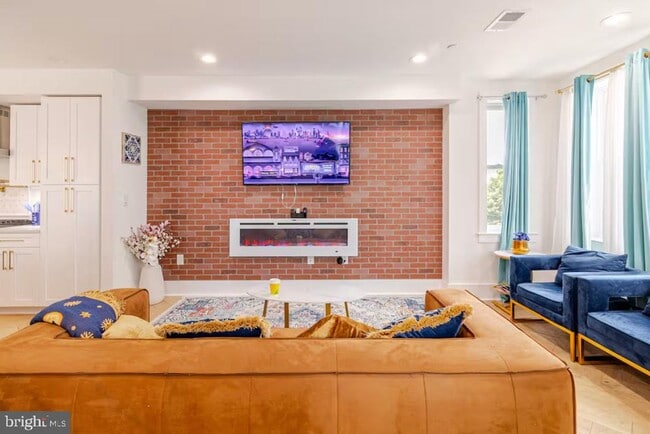 Building Photo - 1417 Montello Ave NE