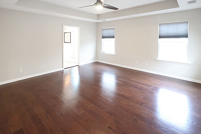 Building Photo - Stunning & Spacious 4 Bedroom Home in Highland Falls Community