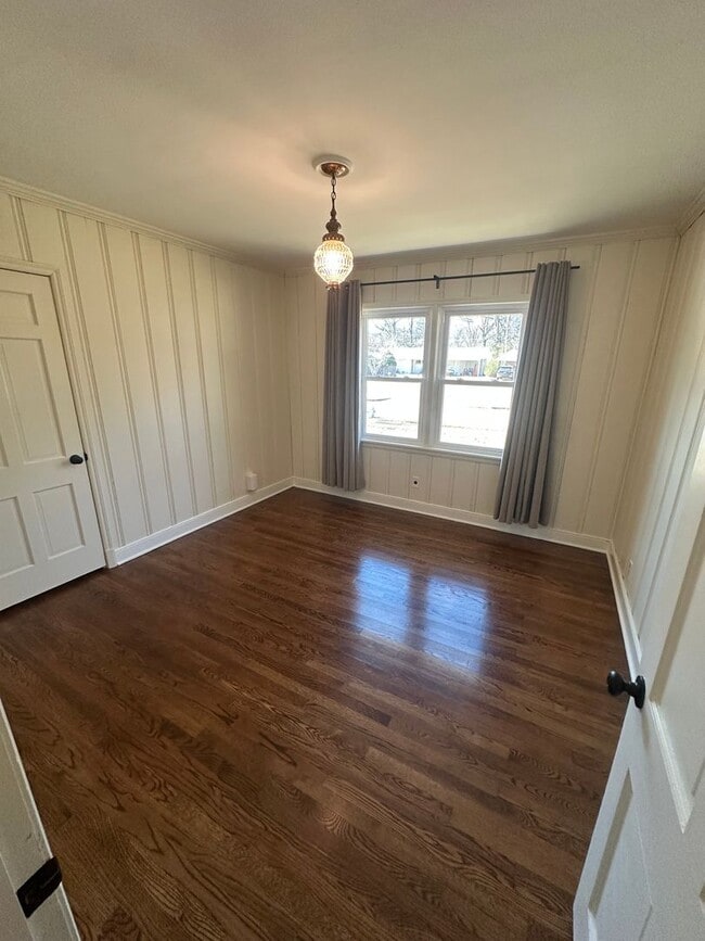 Building Photo - 3BD/2BA Home Located in Colonial Acres