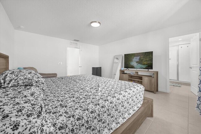 Building Photo - 2508 Cedar Rose St