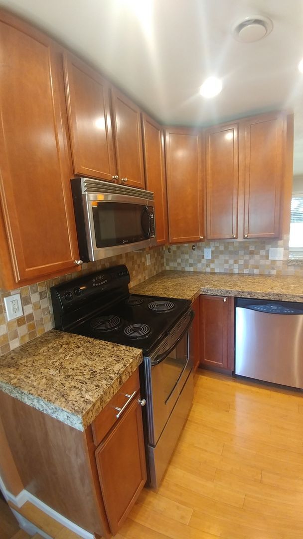 Building Photo - Charming Richland Home with Spacious Layou...