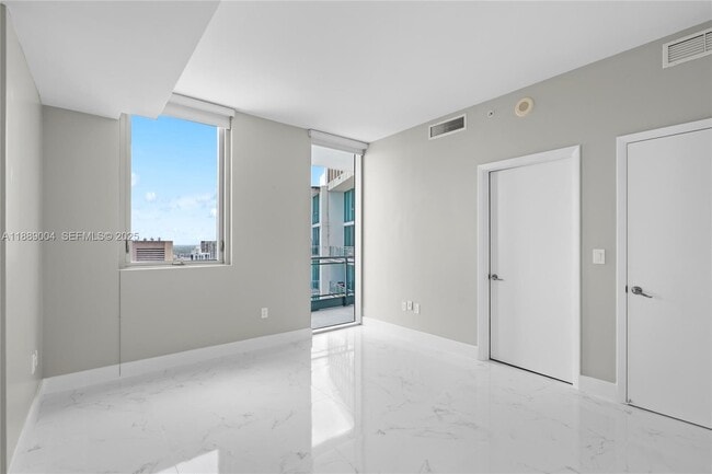 Building Photo - 92 SW 3rd St