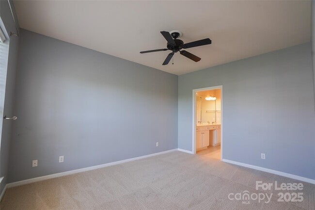 Building Photo - 14746 Via Sorrento Dr