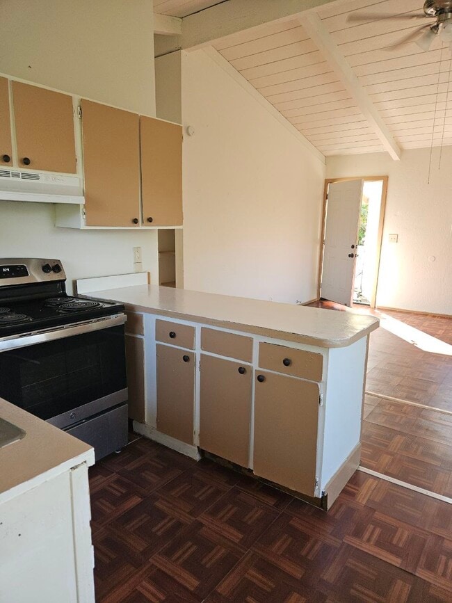 Building Photo - 11-3482-3482 Plumeria St