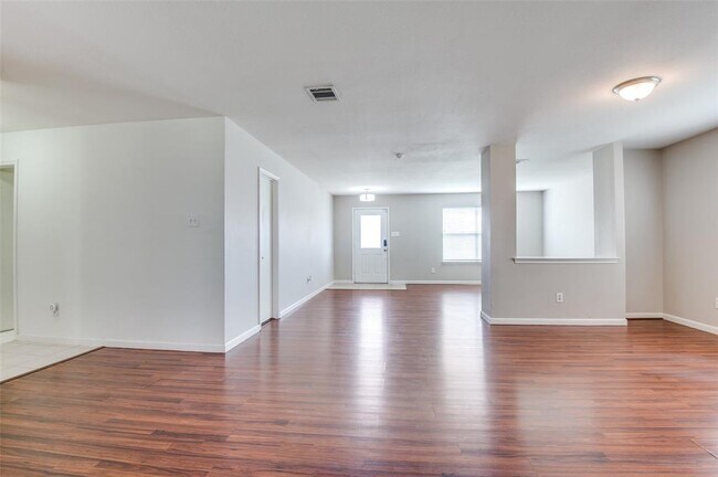 Building Photo - 2017 Laughlin Rd