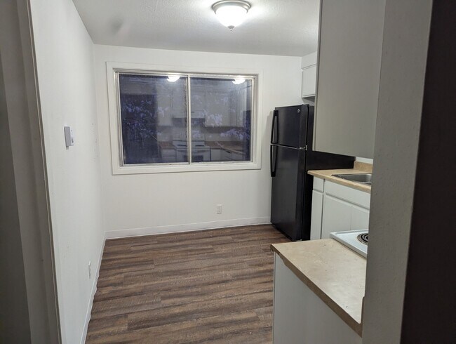 Building Photo - 1485 Benton St