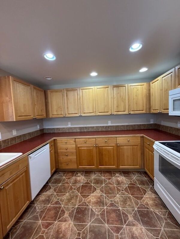 Building Photo - 910 Medical Center Dr